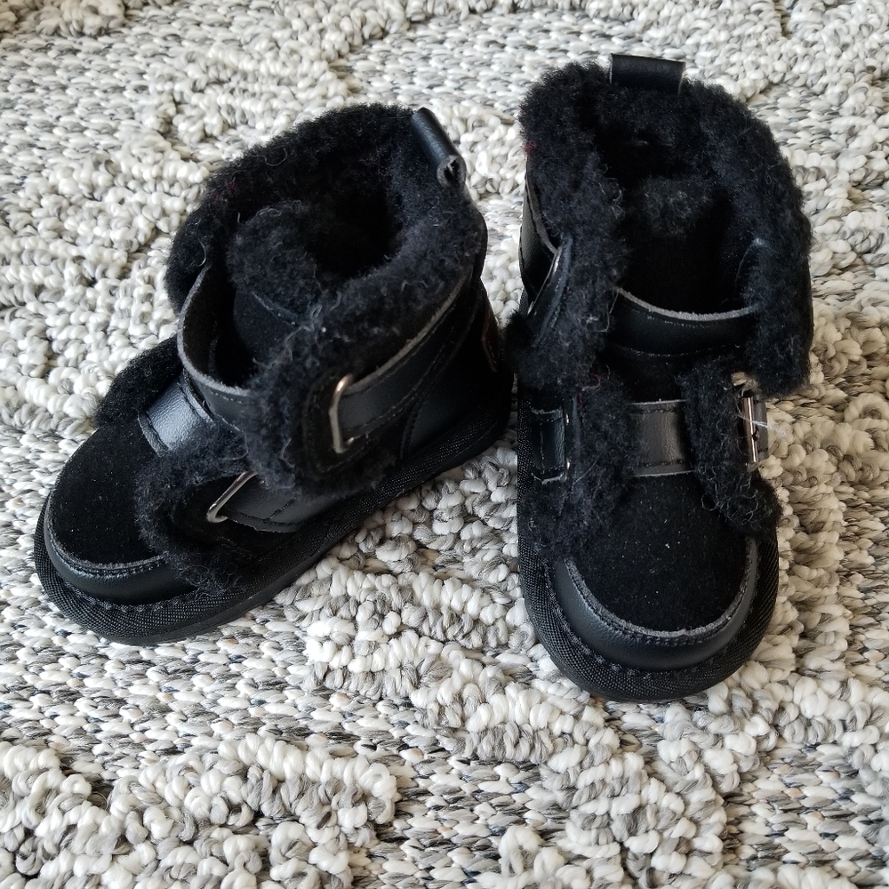 Toddler winter boots size 21 or 5.5 genuine leather sherling